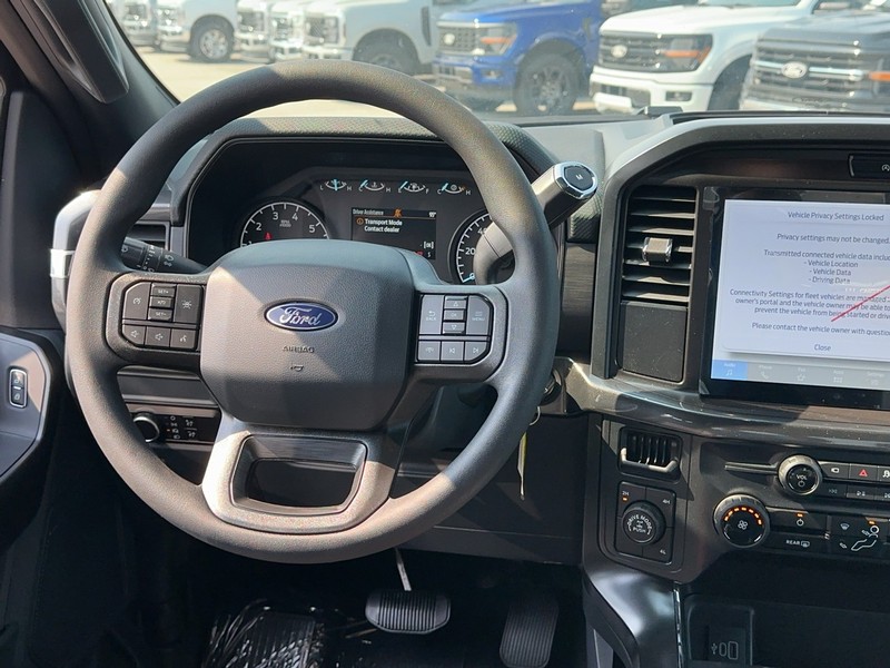 Ford F-150 Vehicle Full-screen Gallery Image 7
