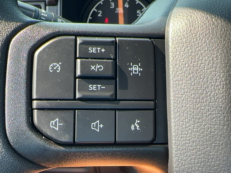 Ford F-150 Vehicle Full-screen Gallery Image 13