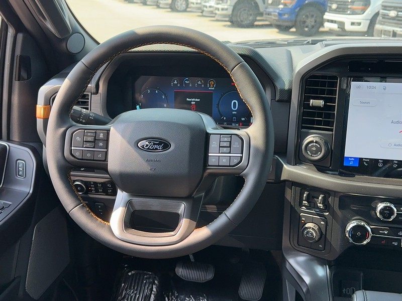 Ford F-150 Vehicle Full-screen Gallery Image 7