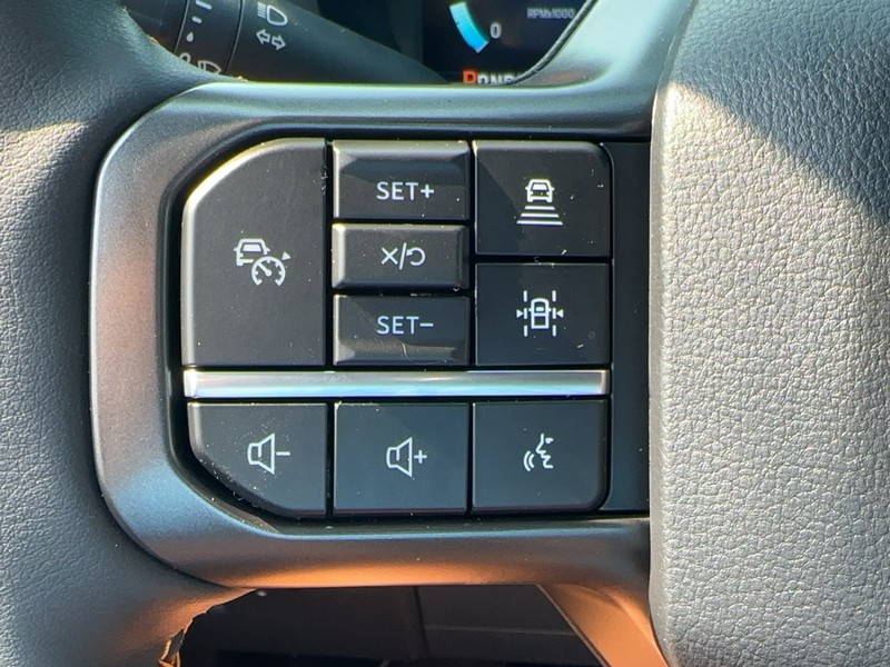 Ford F-150 Vehicle Full-screen Gallery Image 13