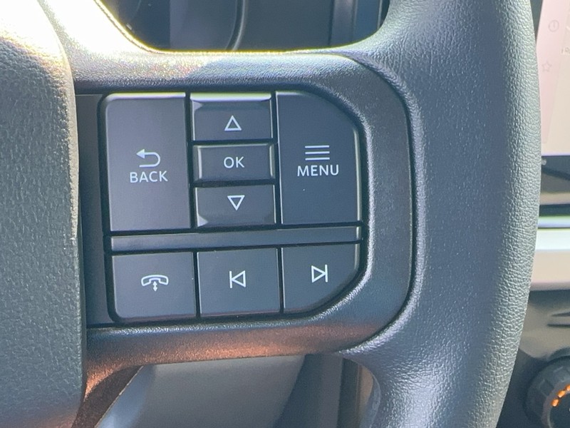 Ford Super Duty F-250 SRW Vehicle Full-screen Gallery Image 13