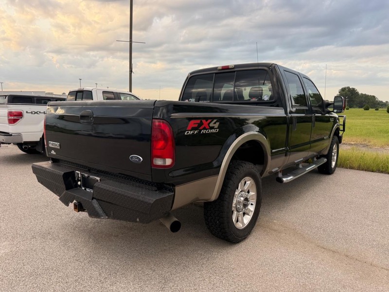 Ford Super Duty F-250 Vehicle Full-screen Gallery Image 5