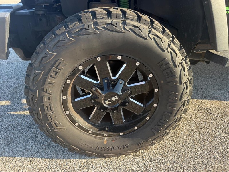Jeep Wrangler Unlimited Vehicle Full-screen Gallery Image 2