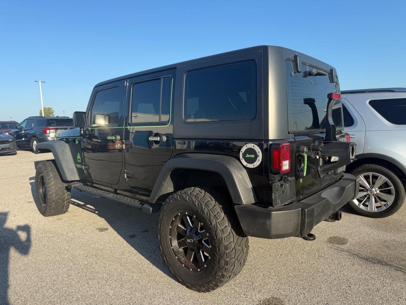 Jeep Wrangler Unlimited Vehicle Full-screen Gallery Image 3