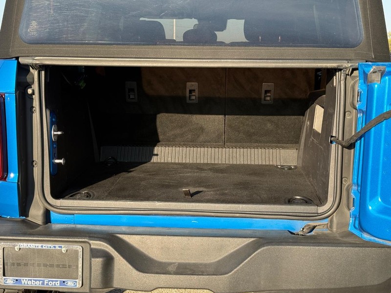 Ford Bronco Vehicle Full-screen Gallery Image 6