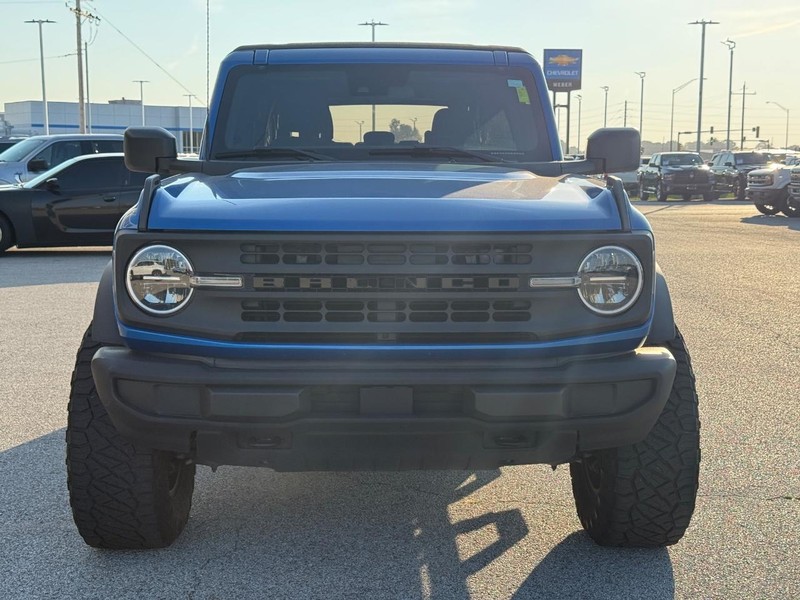 Ford Bronco Vehicle Full-screen Gallery Image 9
