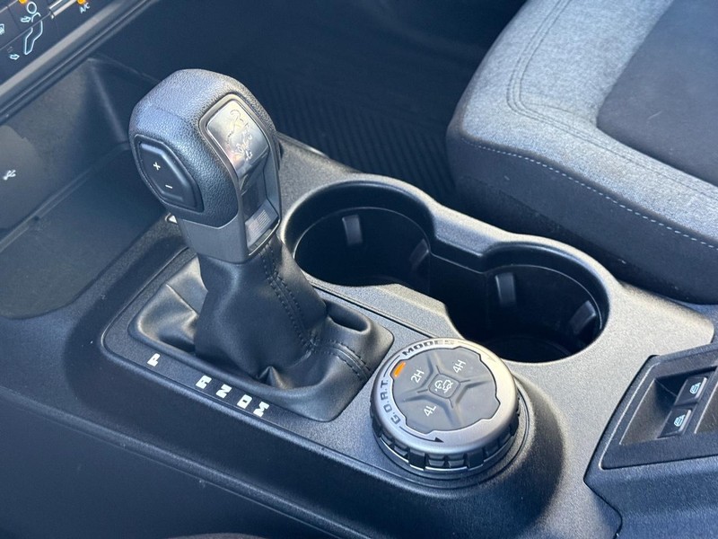 Ford Bronco Vehicle Full-screen Gallery Image 18
