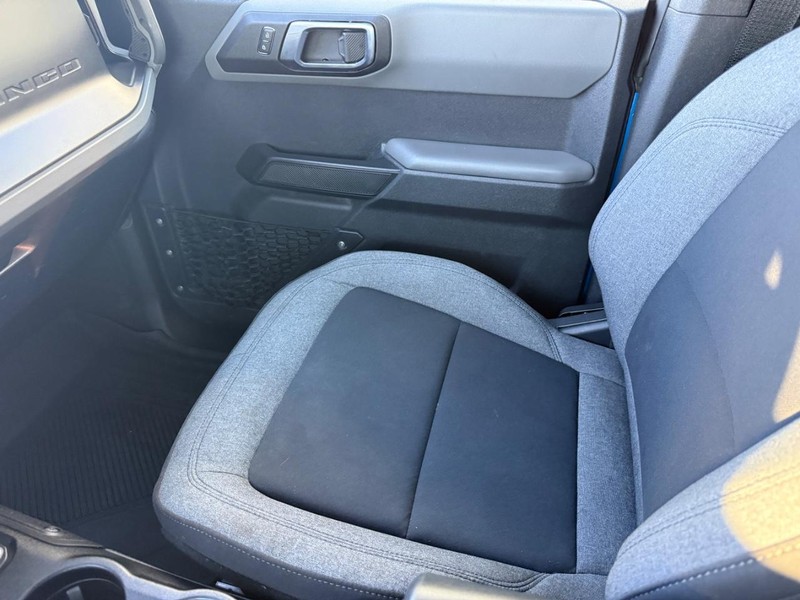 Ford Bronco Vehicle Full-screen Gallery Image 19