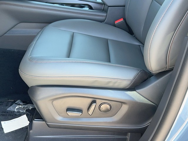 Ford Explorer Vehicle Full-screen Gallery Image 11