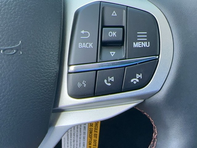 Ford Explorer Vehicle Full-screen Gallery Image 14