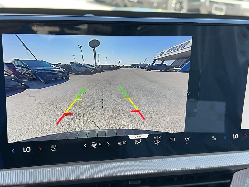 Ford Explorer Vehicle Full-screen Gallery Image 15