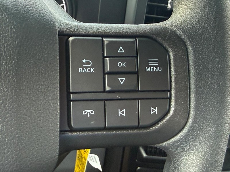 Ford Super Duty F-250 SRW Vehicle Full-screen Gallery Image 9