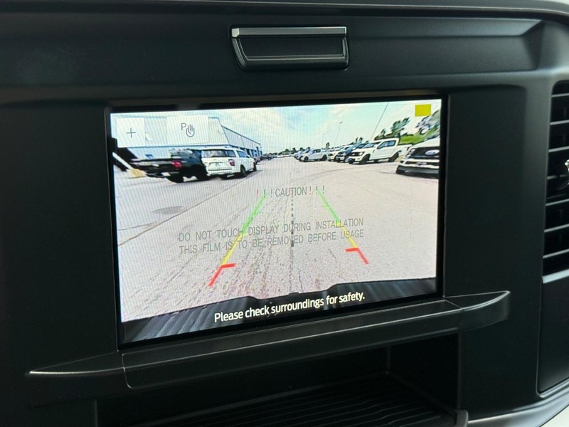 Ford Super Duty F-250 SRW Vehicle Full-screen Gallery Image 11