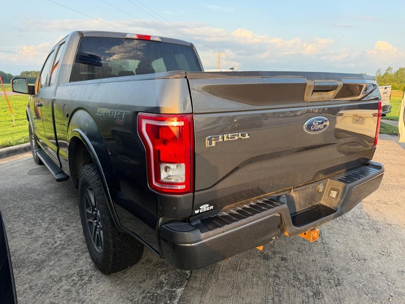 Ford F-150 Vehicle Full-screen Gallery Image 3