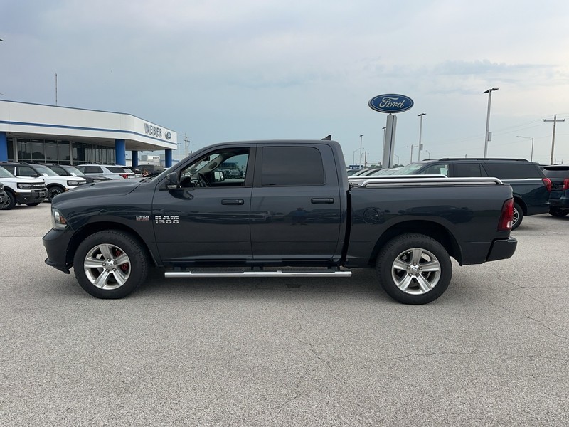 Ram 1500 Vehicle Full-screen Gallery Image 2