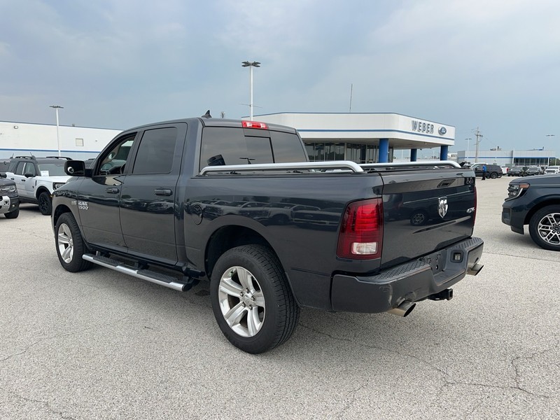 Ram 1500 Vehicle Full-screen Gallery Image 3