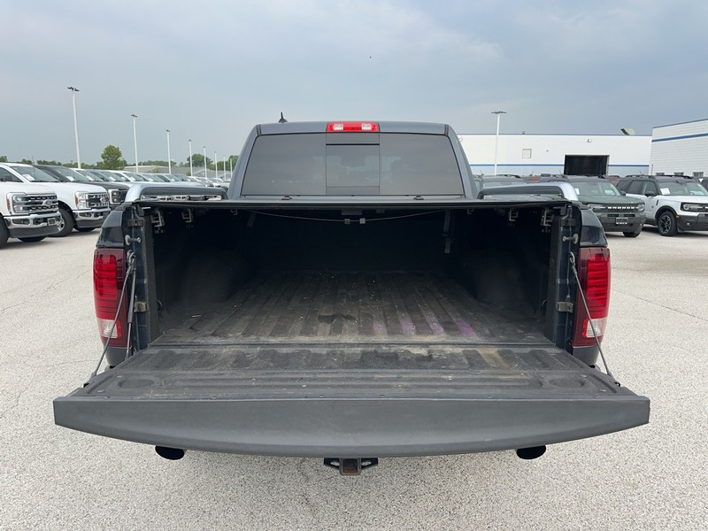 Ram 1500 Vehicle Full-screen Gallery Image 5