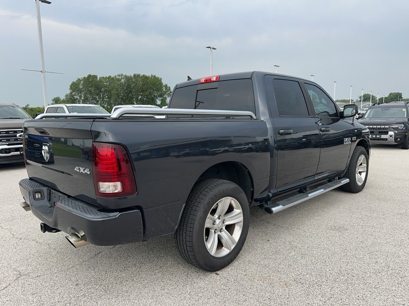 Ram 1500 Vehicle Full-screen Gallery Image 6