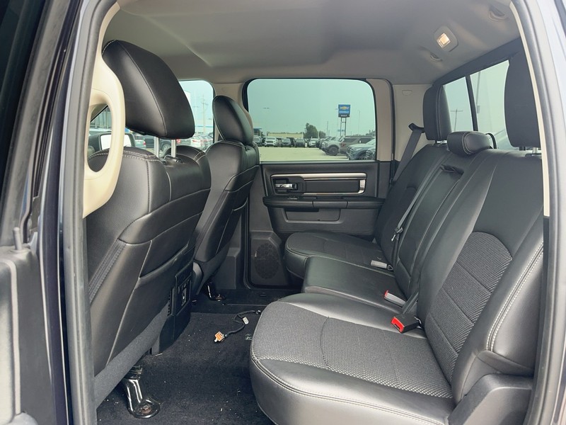 Ram 1500 Vehicle Full-screen Gallery Image 10