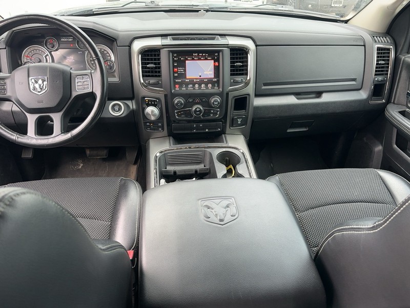 Ram 1500 Vehicle Full-screen Gallery Image 11