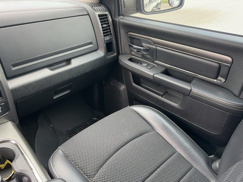 Ram 1500 Vehicle Full-screen Gallery Image 15