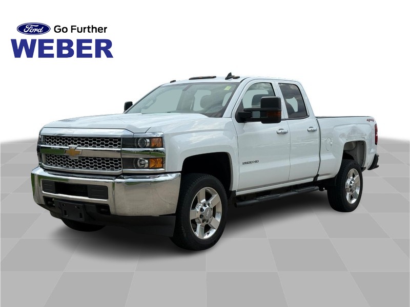 Chevrolet Silverado 2500HD Vehicle Full-screen Gallery Image 01