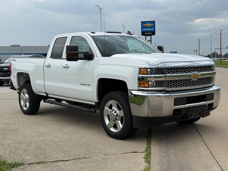 Chevrolet Silverado 2500HD Vehicle Full-screen Gallery Image 08