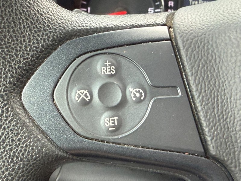 Chevrolet Silverado 2500HD Vehicle Full-screen Gallery Image 13