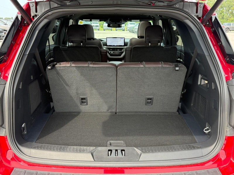 Ford Explorer Vehicle Full-screen Gallery Image 4