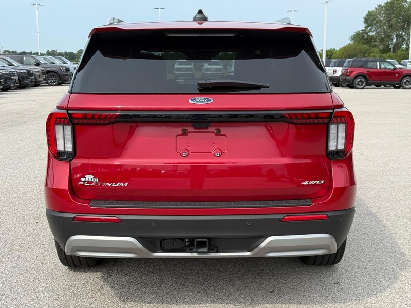 Ford Explorer Vehicle Full-screen Gallery Image 5