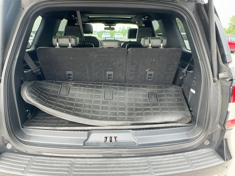 Ford Expedition Vehicle Full-screen Gallery Image 5
