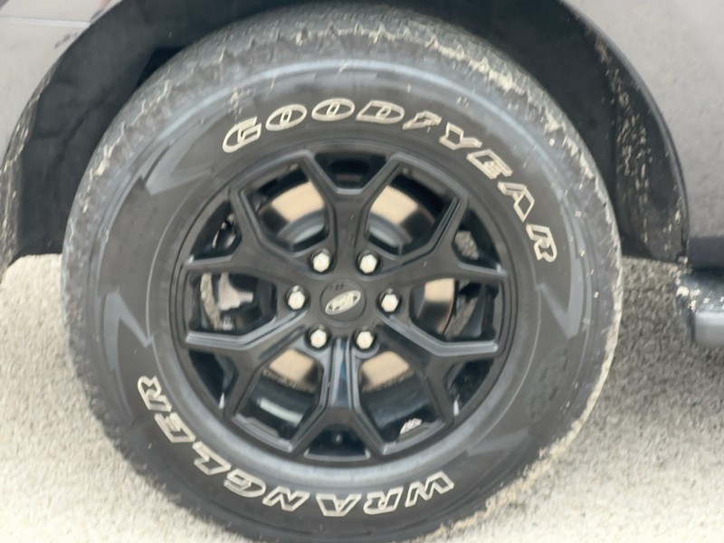 Ford Expedition Vehicle Full-screen Gallery Image 6