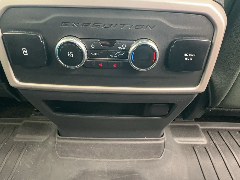 Ford Expedition Vehicle Full-screen Gallery Image 12