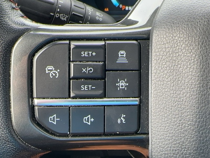 Ford Expedition Vehicle Full-screen Gallery Image 23