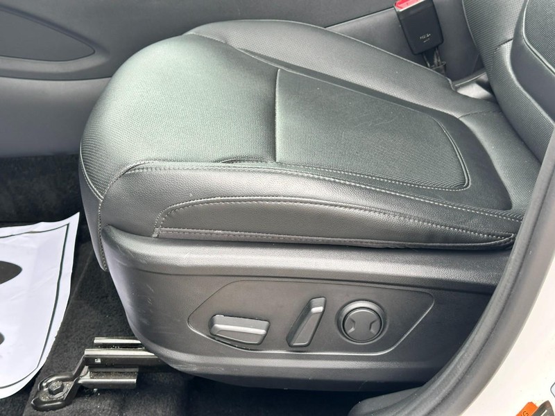 Hyundai Santa Cruz Vehicle Full-screen Gallery Image 18