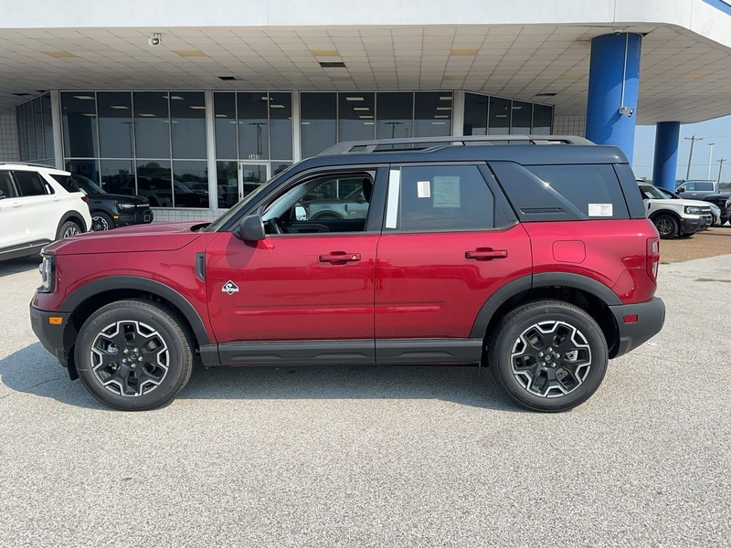 Ford Bronco Sport Vehicle Full-screen Gallery Image 2