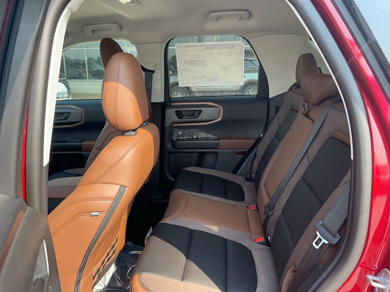 Ford Bronco Sport Vehicle Full-screen Gallery Image 4