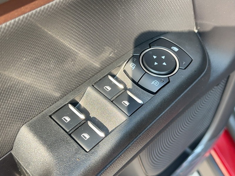 Ford Bronco Sport Vehicle Full-screen Gallery Image 9