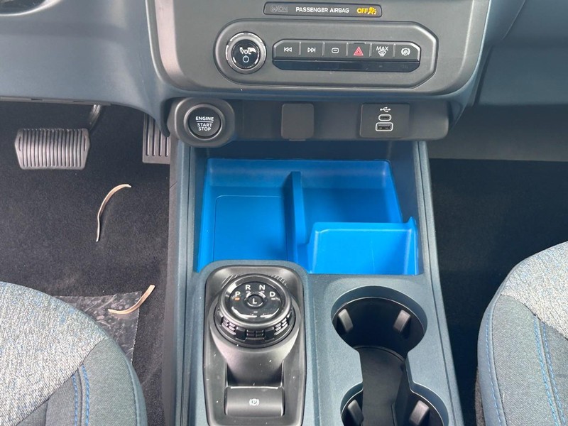 Ford Maverick Vehicle Full-screen Gallery Image 9