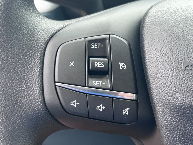 Ford Maverick Vehicle Full-screen Gallery Image 12
