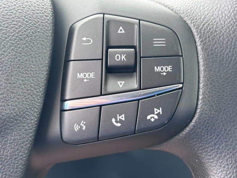 Ford Maverick Vehicle Full-screen Gallery Image 13