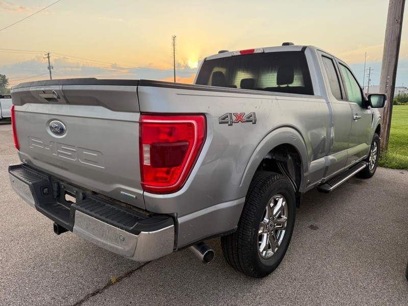 Ford F-150 Vehicle Full-screen Gallery Image 4
