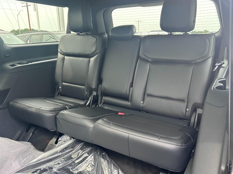 Ford Expedition Max Vehicle Full-screen Gallery Image 5