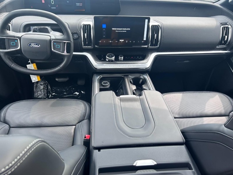 Ford Expedition Max Vehicle Full-screen Gallery Image 8
