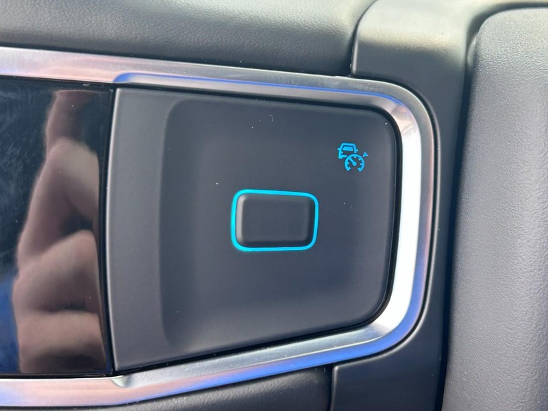 Ford Expedition Max Vehicle Full-screen Gallery Image 14