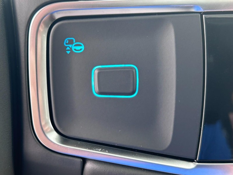 Ford Expedition Max Vehicle Full-screen Gallery Image 15