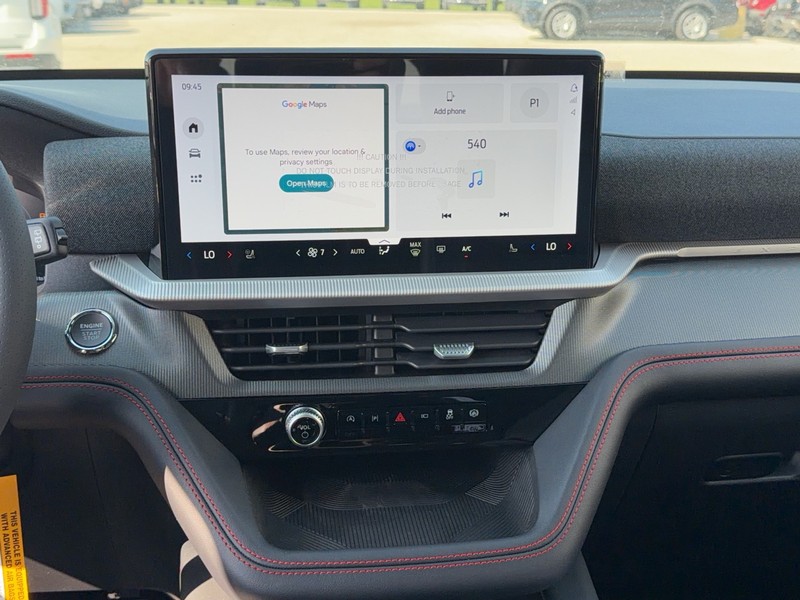 Ford Explorer Vehicle Full-screen Gallery Image 8