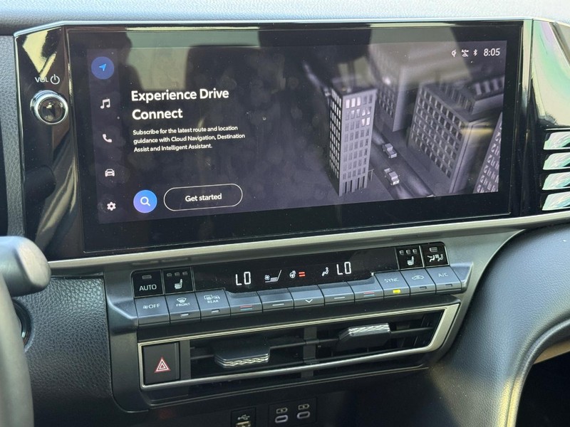 Toyota Camry Vehicle Full-screen Gallery Image 18