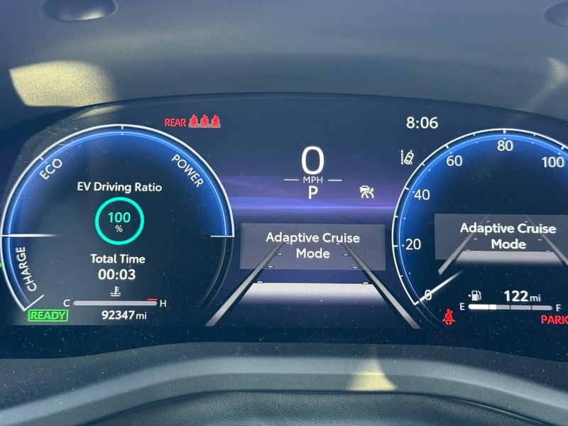 Toyota Camry Vehicle Full-screen Gallery Image 24