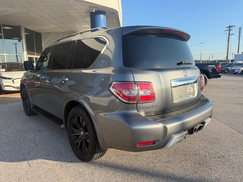 Nissan Armada Vehicle Full-screen Gallery Image 2